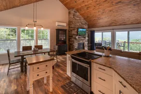 Snow Angels Overlook Chalet Expansive Views - Image 5