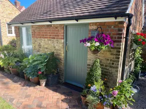 Cosy, self contained en-suite room for 2! - Image 4