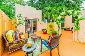 Quaint Villa 20 min to Beach, Hot Tub + Garden - Image 2