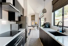 Private Abodu Guesthouse in Downtown San Jose - Image 3