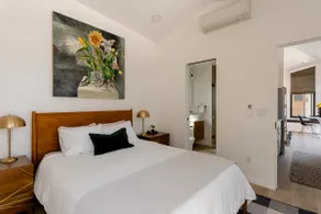 Private Abodu Guesthouse in Downtown San Jose - Image 2
