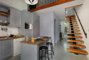Greek house with garden, loft - Image 4