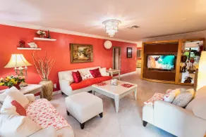 4 Bdrm Cozy & Spacious Home minutes from Hard Rock - Image 2