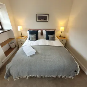 Loch Lomond Sycamore Cottage at Finnich Cottages - Image 2