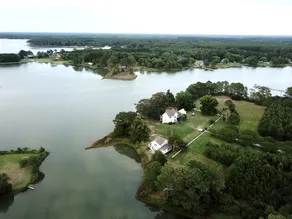 Historic Waterfront Farmhouse and Cottage - Image 5