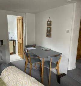 Cornerside, a character apartment in Stokeinteignhead, South Devon - Image 2