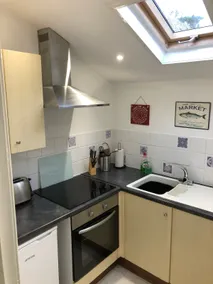 Cornerside, a character apartment in Stokeinteignhead, South Devon - Image 3
