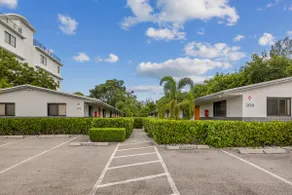 Fort Lauderdale, Centrally Located, 2 Bedroom, Sleeps 5 people! Harbourside Flats #4 - Image 2