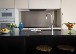 Elegant Townhouse, Hudson center, 3 ensuite baths - Image 4