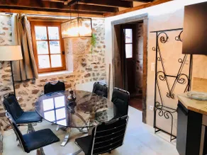 The Little House of Happiness & Jacuzzi - Image 4