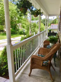 Village Apt #1 - walk to everything! - Image 3
