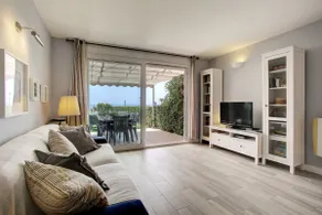 Your Vacation Retreat Right On The Beach - Image 2