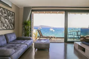 Surfer Caravan Gastro Pub Suites- Adults Only - Image 2