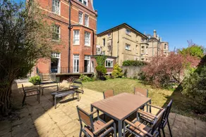 3 Bedroom Garden Apartment Opposite the Beach - Image 5
