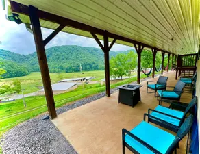 Country views and hikes. - Image 5