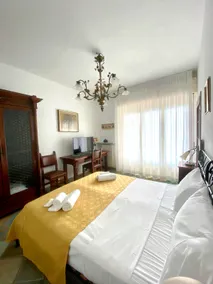 Monterosso Sea View Apartment - Image 3