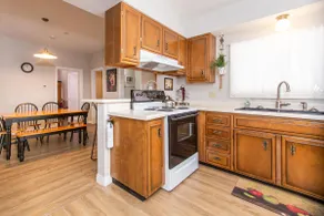 Apt 1, Historic District, Downtown - Image 3