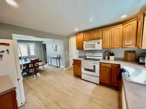 Cozy 3-Bedroom Home 1.5 Miles From Ogunquit Beach - Image 4