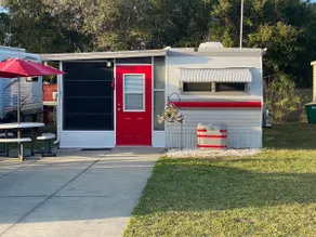 Retro inspired Trailer in friendly 55+ Community - Image 2