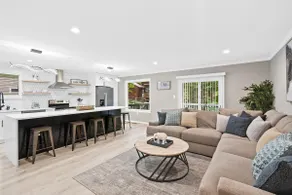 Entire Residential Home -4 Bedrooms in Vienna - Image 4