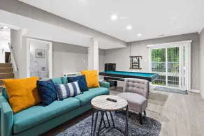 Entire Residential Home -4 Bedrooms in Vienna - Image 2