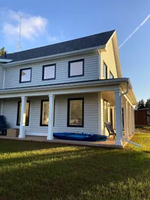 Waterfront Cottage - Spring, Summer & Fall 2025! - Image 5