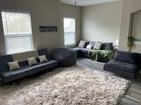 *Mega 3 bedroom house with projector & Arcade * - Image 3