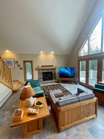 A mountain view chalet on the Mad River - Image 3