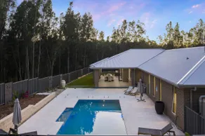 Luxury 5 bed Villa w/pool, Thistle Hill Guesthouse - Image 2