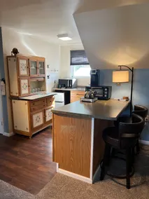 Quaint Cafe Loft with small town charm - Image 4