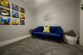 Story City Loft - Image 4
