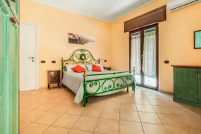 Grande Platano - Spacious Apartment in Sorrento - Image 2