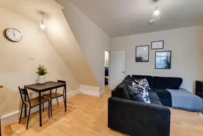 Poppy's Pad - Winchester Road - Image 2