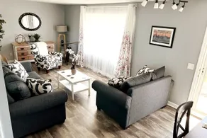 Serene 3-Bdrm Lakehouse - Image 4