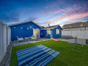Trendy 🏠 near coffee, food, & Downtown! - Image 5