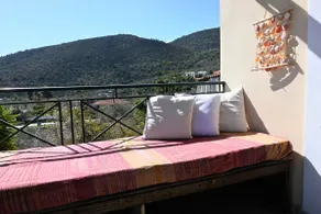 Pavlos' cottage with beach view - Image 2