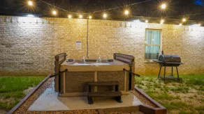 4BR Home w/ Hot Tub, Fire Pit & large Yard! - Image 5