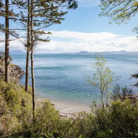 Luxury Seaside Romantic Getaway - Image 2