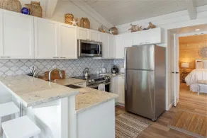 Luxury Seaside Romantic Getaway - Image 5