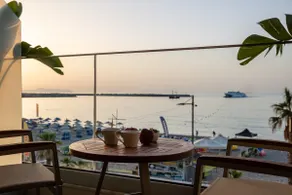 Modern SeaView Studio - Image 3