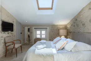 Superb luxury apartment in the heart of Valbonne - Image 2