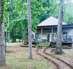 Firefly Shores - Lakefront Cottage with 1BR & Loft - Image 2