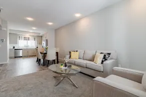 Modern Townhouse + Garage Parking, Near Airport - Image 2