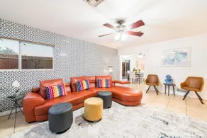 Poolside Chic: Large Group Getaway! Wow - Image 4