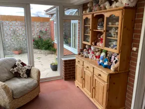 Delightful self-contained Annexe close to airport - Image 3