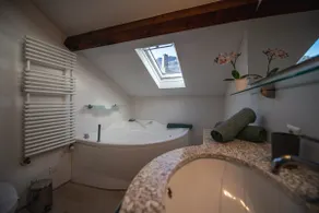 Fantastic penthouse overlooking the castles - Image 5