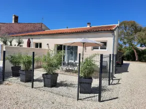Quiet gite with pool between Saintes and Royan - Image 4