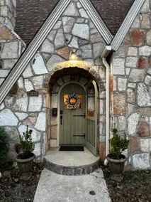 Twin River Stone Cottage - 7 BR/Sleeps 20 - Image 4