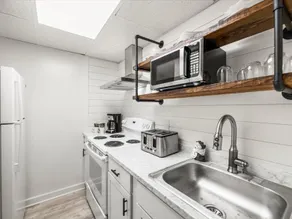 Chic Condo on Gatlinburg Strip with Pool! - Image 4