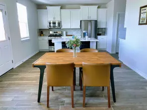 4 Bed East Austin| Pool| Spacious & cozy home - Image 4